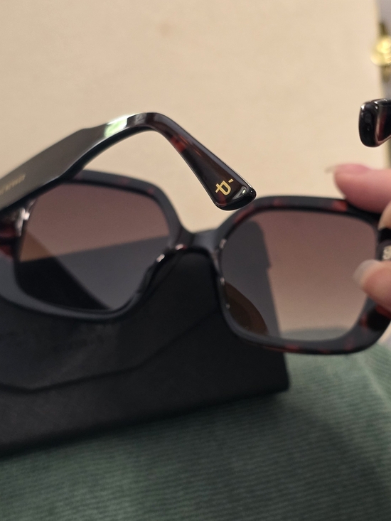 New PRIVE REVAUX Women’s Tortoiseshell Square Sunglasses - Brown Gradient